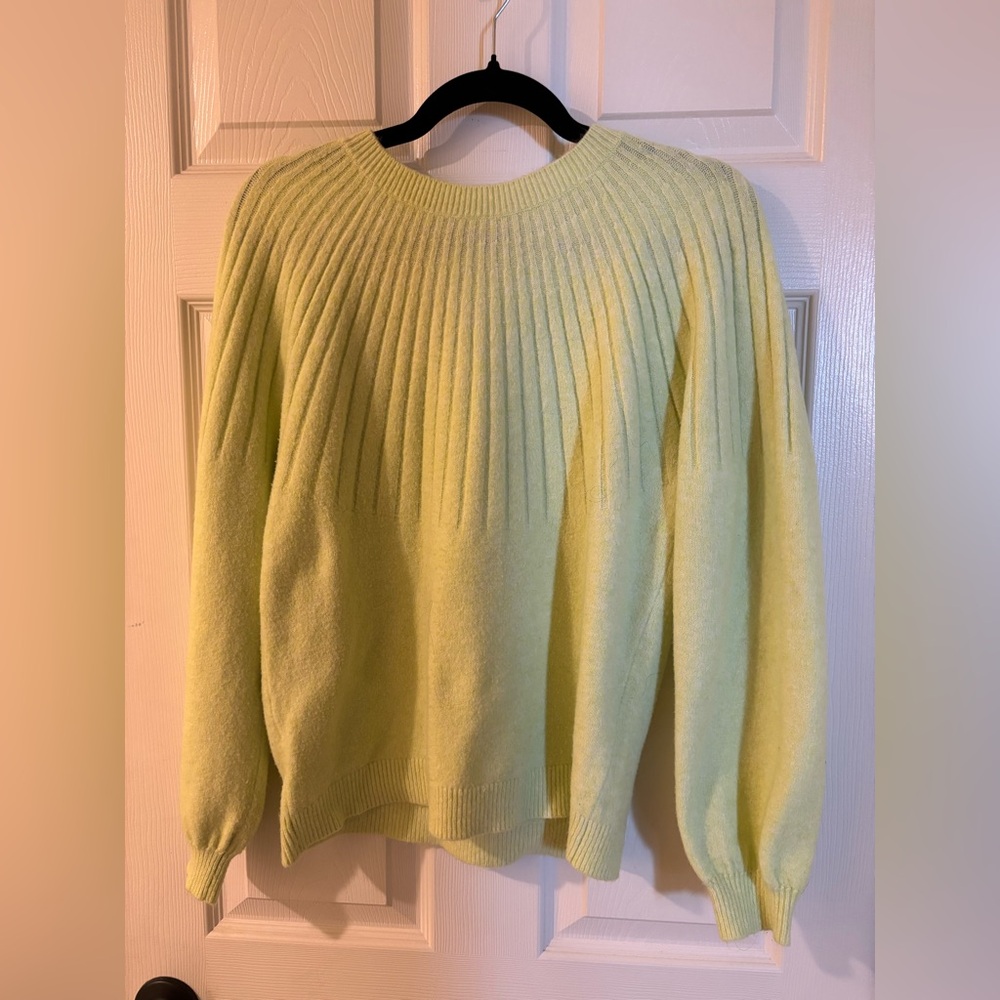 LOFT Light Pale Green Crew Neck Sweater Small
